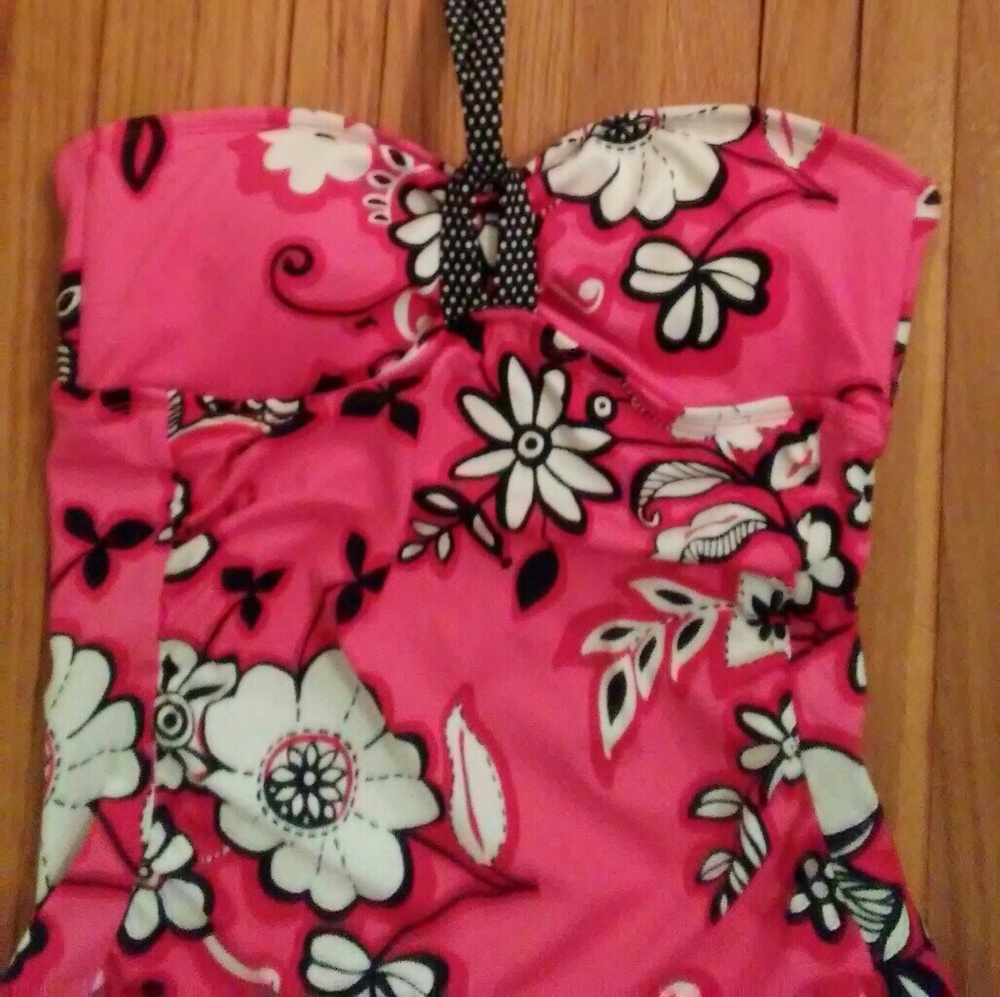 Convertible tankini top with black polka dot strap